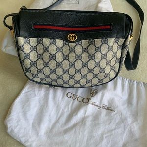 Vintage Gucci Purse - some damage read description